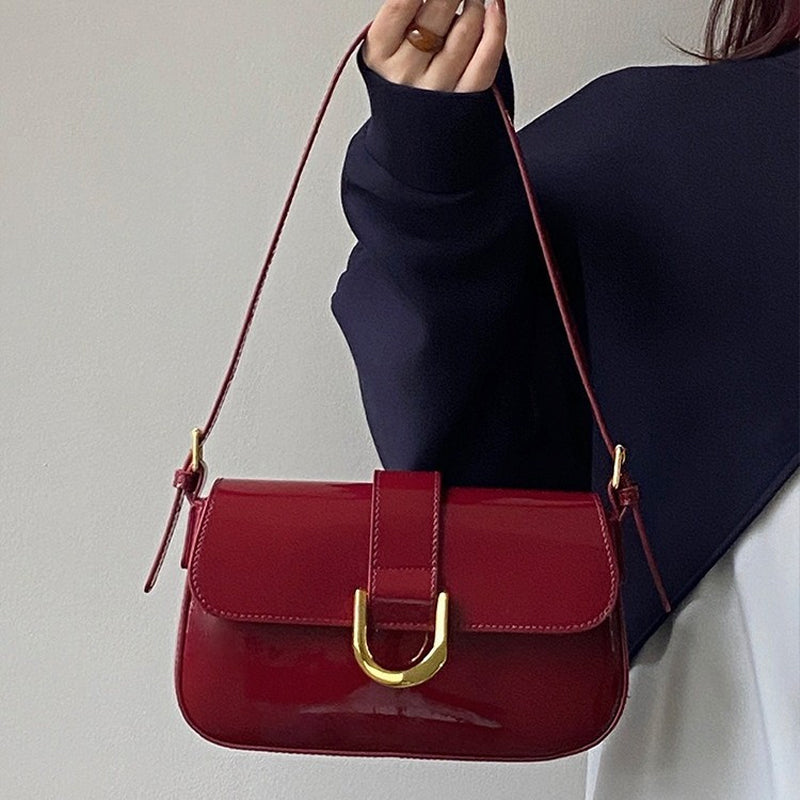 Versatile crossbody leather bag