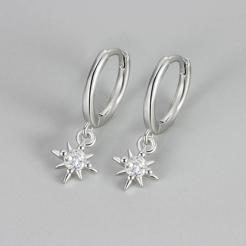 【Headphones repurchase surprise price】Eight-pointed Star Diamond Earrings