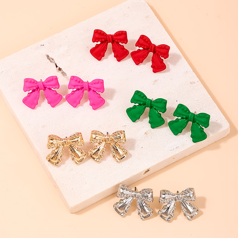 Women's Elegant Bowknot Design Stud Earrings